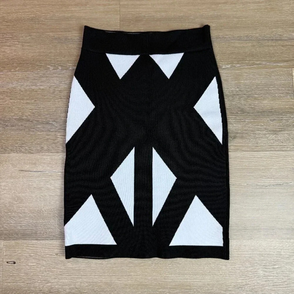 BCBGMAXAZRIA Natalee Black & White Geometric Jacquard Skirt, Size XS - Picture 3 of 6